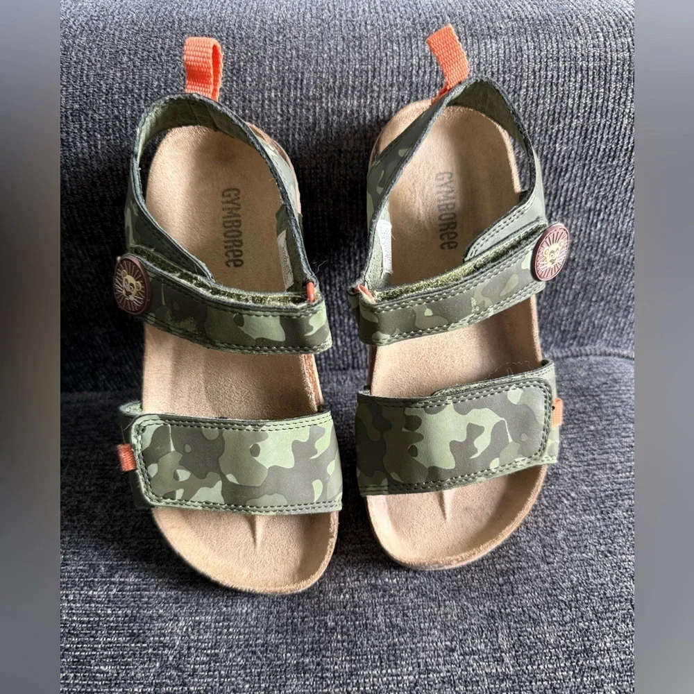 GYMBOREE Green Camouflage Sandals Adjustable Comfort/boys size 1